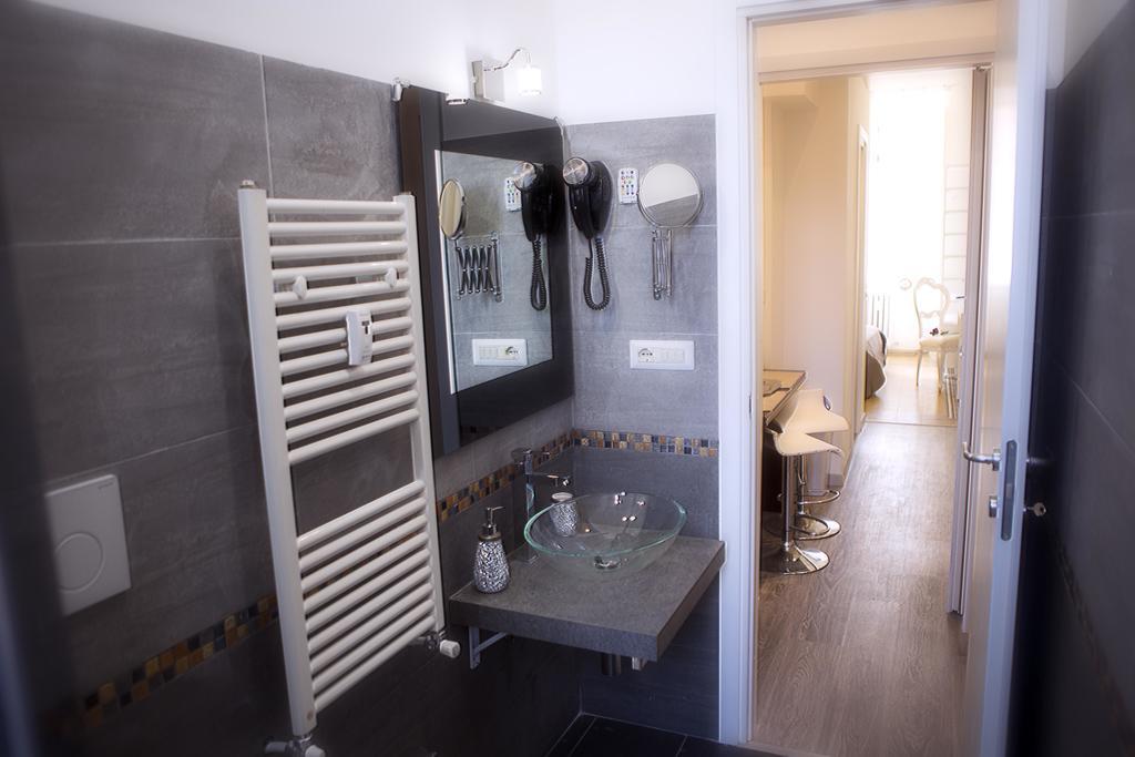 Luxury Domus Amadeus Apartment โรม ภายนอก รูปภาพ