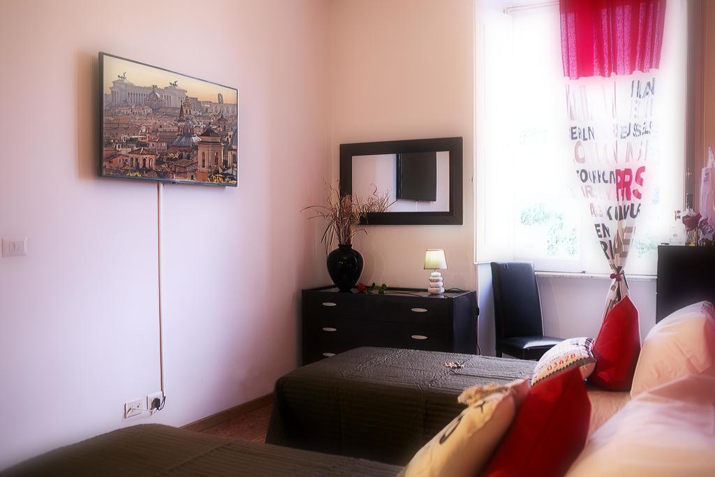 Luxury Domus Amadeus Apartment โรม ภายนอก รูปภาพ