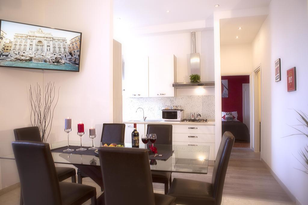 Luxury Domus Amadeus Apartment โรม ภายนอก รูปภาพ