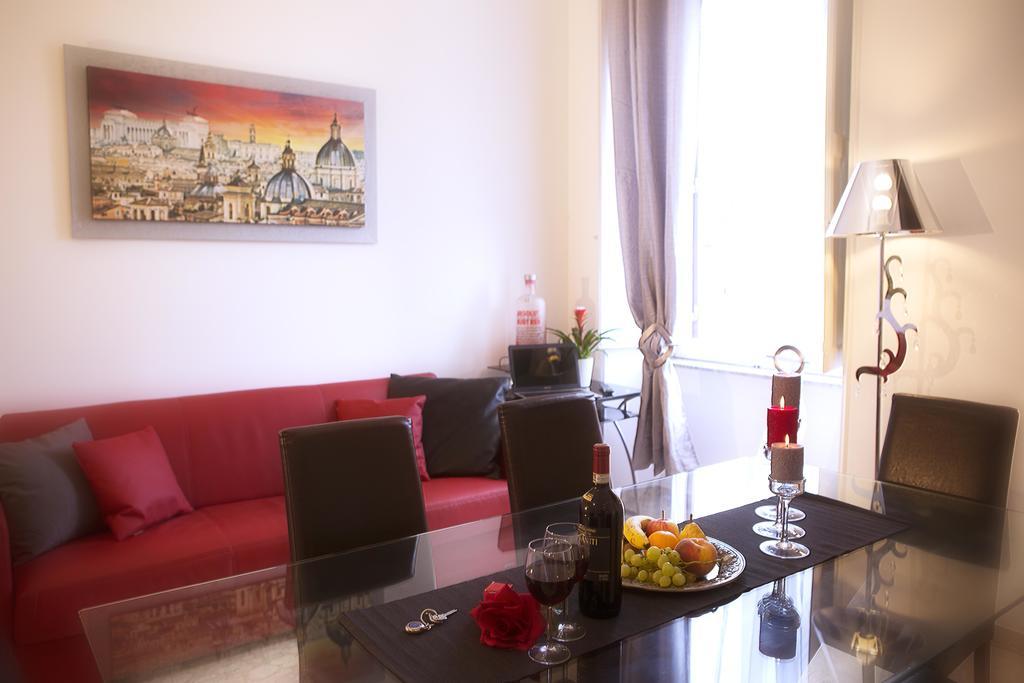 Luxury Domus Amadeus Apartment โรม ภายนอก รูปภาพ